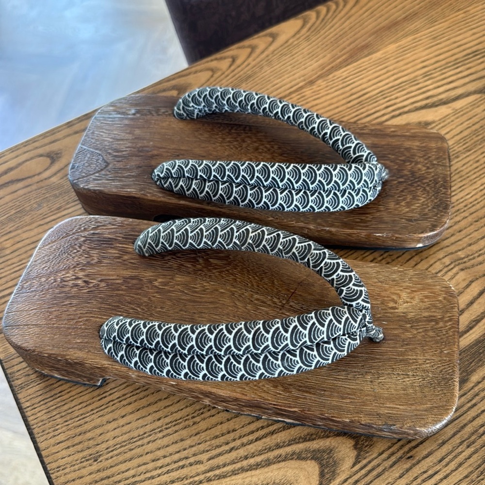 Women’s Black & White Patterned Wooden Sandals